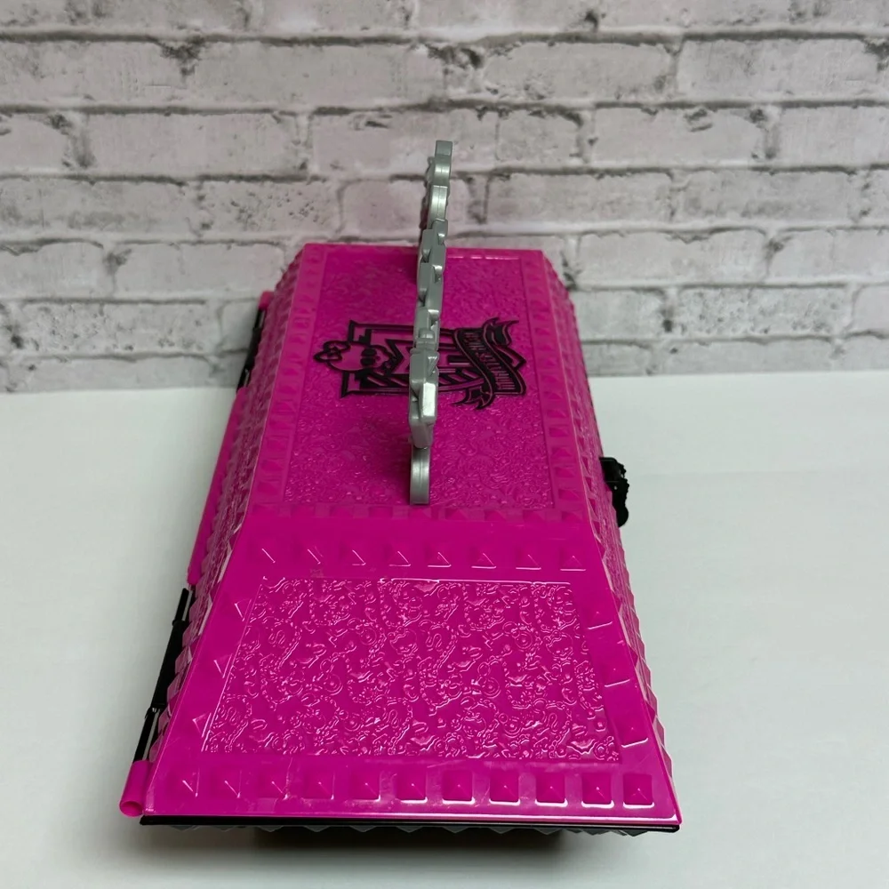 Monster High Create a Monster Design Lab Coffin Only 2011 Pink Black